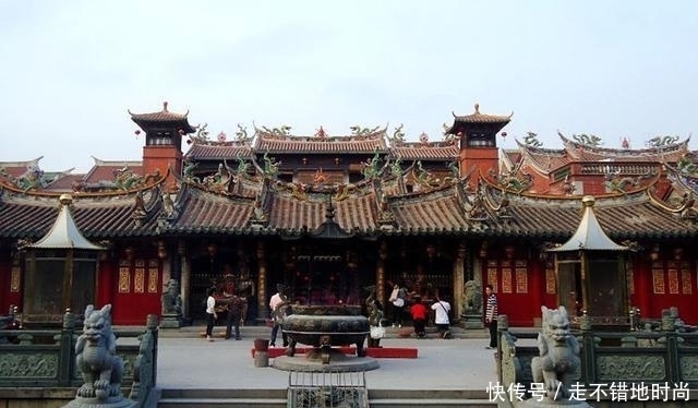  穷光蛋|一傻子为了祭拜关羽, 家里的财物通通被骗走, 从富豪变成了穷光蛋