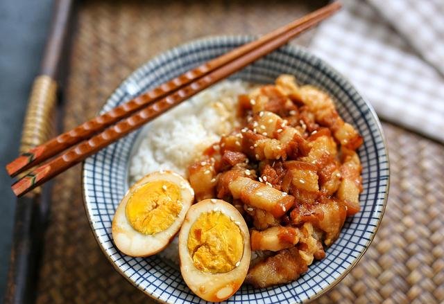 叫外卖|别叫外卖了,自己在家就能做卤肉饭,12块的成本,2人吃到撑