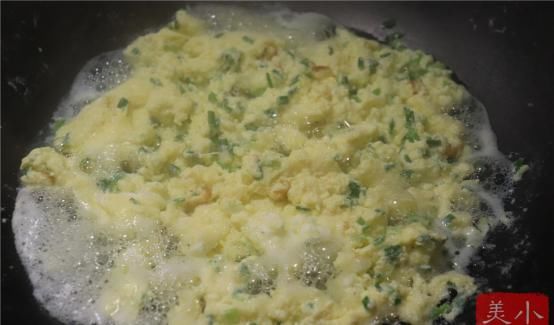  抢光|吃了半辈子鸡蛋，这种做法还是头一回见，营养高蛋白，上桌就抢光