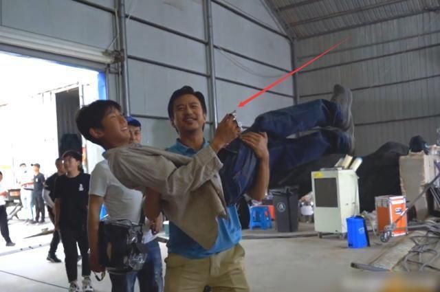  称为|有一种称为王源、邓超的砝码来测量他的体重