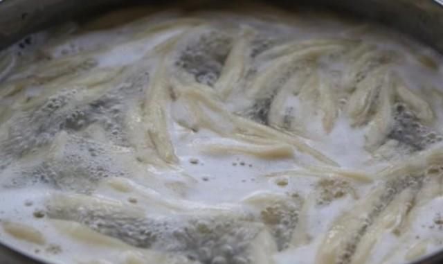  面粉|马铃薯也能做成面？没错哦，这样做出来的马铃薯小面很好吃