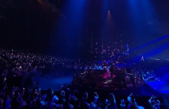  蔡徐坤|芒果台晚会收视还能这么低？万茜主持令人窒息，蔡徐坤压轴也没用