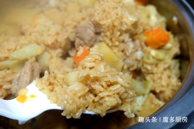 食材|电饭锅只蒸白米饭太浪费,4种食材和大米同煮,有肉有菜香喷喷