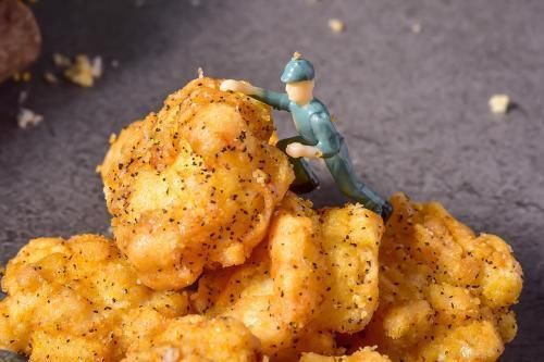  炸鸡|吃炸鸡汉堡也能减肥？专家解释来了