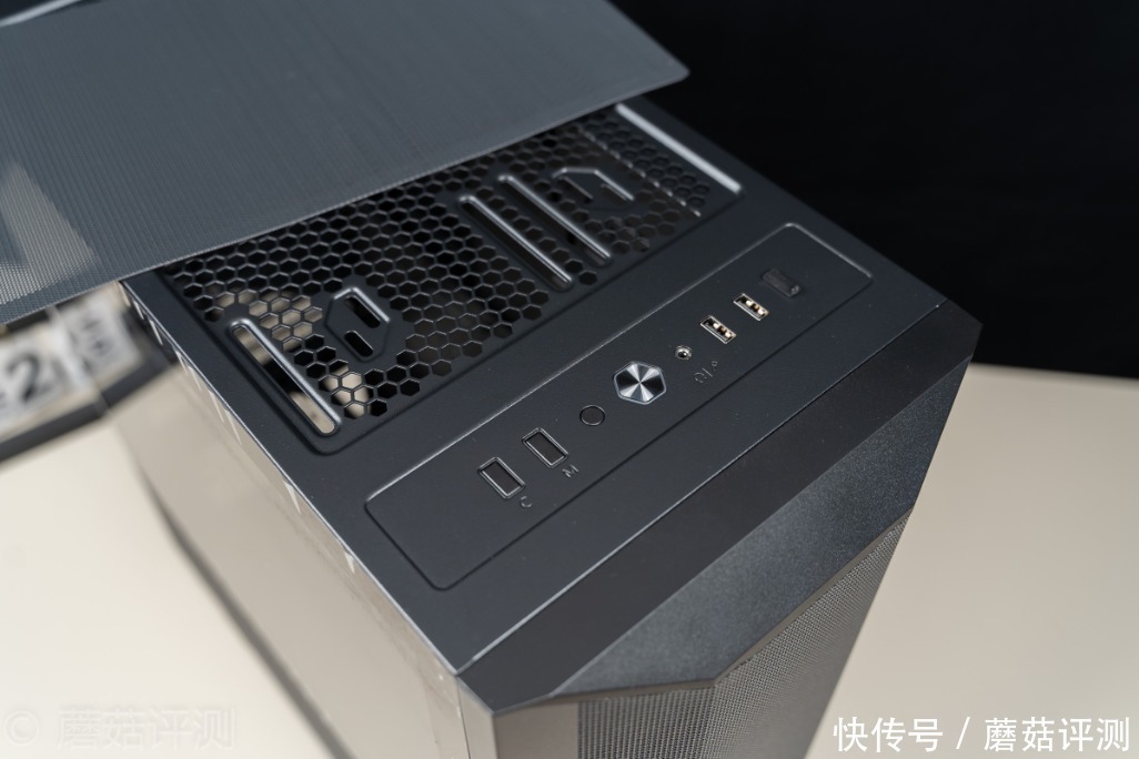 LIANLI|风道升级,散热效果媲美开放式环境、联力LIANLI 鬼斧AIR 机箱 评测