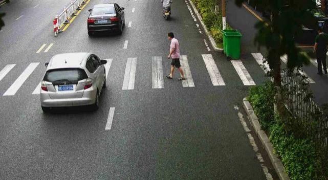 闯红灯|【曝光台】平和一辆教练车闯红灯被拍~~~