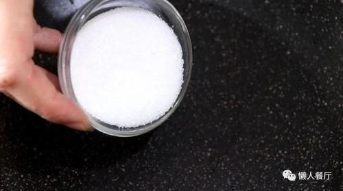  懒人|不用打发淡奶油，不用加蛋黄，教你懒人脆皮雪糕的做法，轻松学会