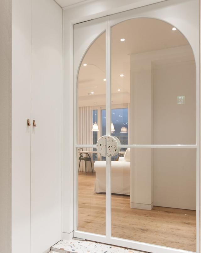  水泥|玄关地面铺这样,一进门就爱上你家,远看跟水泥自流平一样,大气