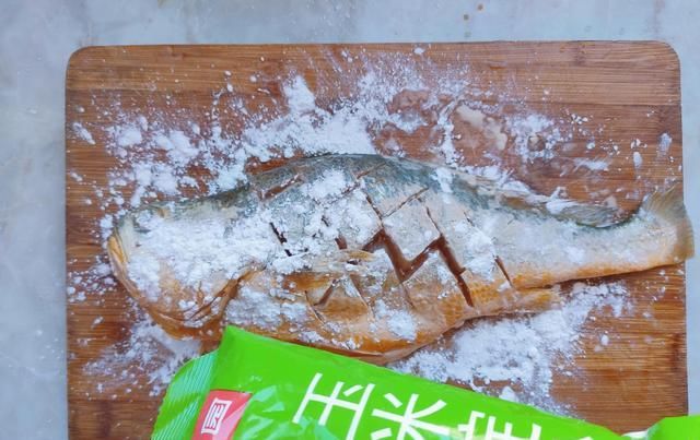 大黄鱼|红烧鱼这样做,鲜香无腥味,解馋又下饭,全家人都抢着吃