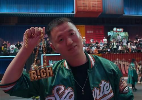  淘汰|新说唱药水哥被淘汰后，放狠话对此人拳脚相加，粉丝：必须打他！