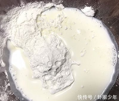  爆浆|#网红美食我来做#Q弹麻薯巧克力爆浆小蛋糕