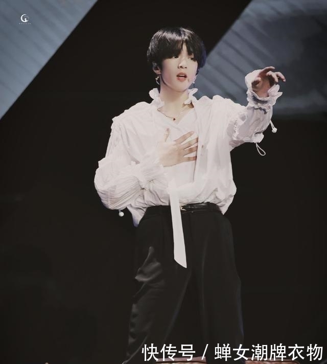 万能|万能基本白衬衫磨损,元素越简单,可能性越无限