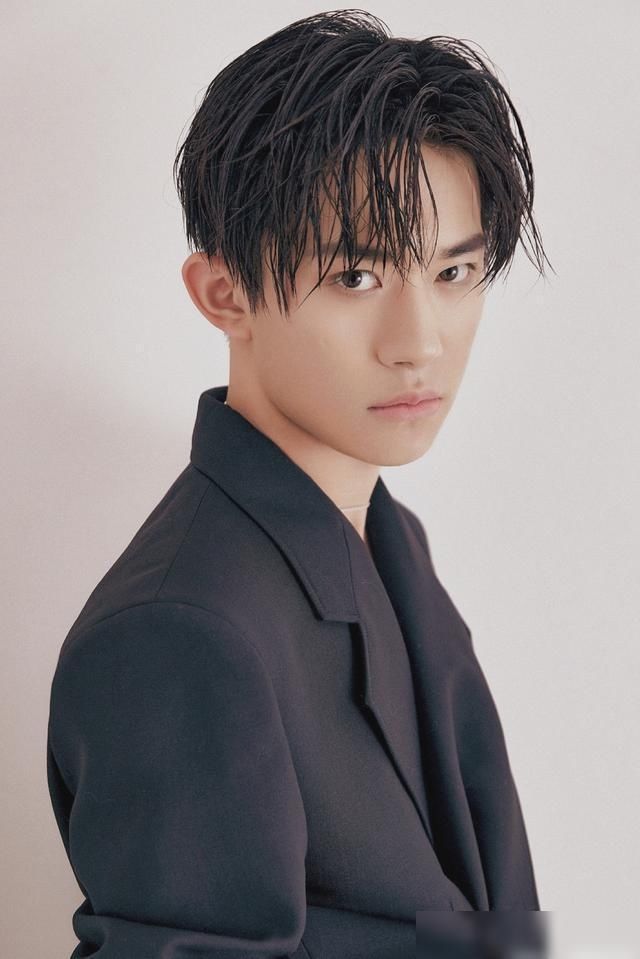  王俊凯|明星热度排名：蔡徐坤、王一博无缘上榜，肖战跌至第3