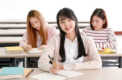  专业|师范专业就业“无门”？那是你不懂其他几条路，不一定只去当老师