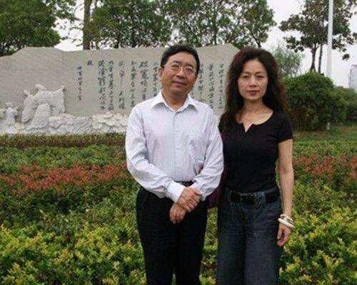 才子|文学才子余秋雨感情上是个“伪君子”，前妻李红后来过得怎样了？