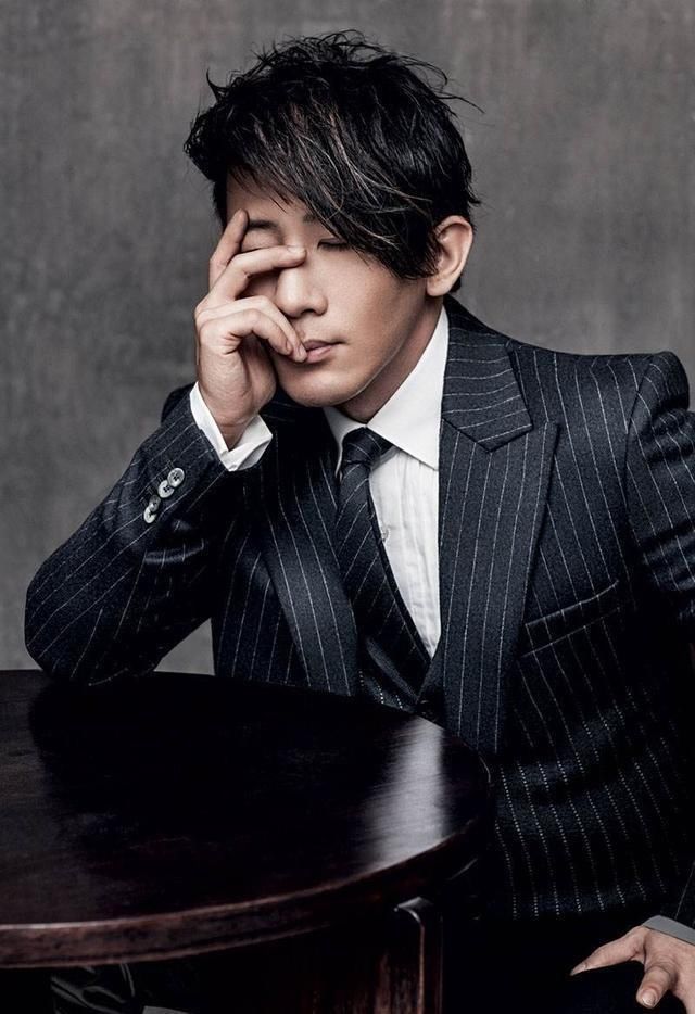  消失|刘谦“换壶魔术”风波后，逐渐消失在公众的视线中，原因令人叹息