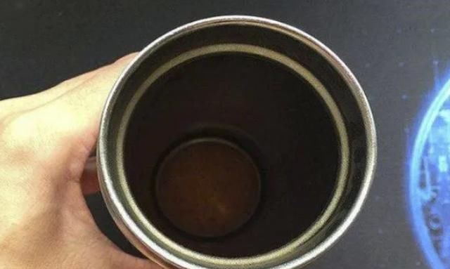  不锈钢内胆|保温杯变“要命杯”, 倒出热水秒变“毒水”, 很多孩子都在用