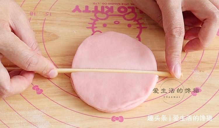 红丝绒液|蒸馒头时，该用碱面还是白糖，想要馒头松软好吃，不了解可别乱用