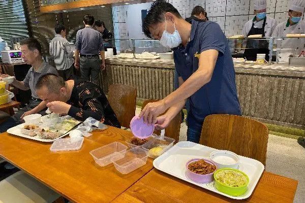 街道|一日供三餐、“十一”不打烊 这个街道的老人们为邻里餐厅点赞