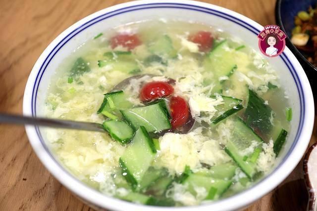 分钟|高考生的晚餐不含糊,快手妈妈25分钟搞定4菜1汤,荤素搭配合理