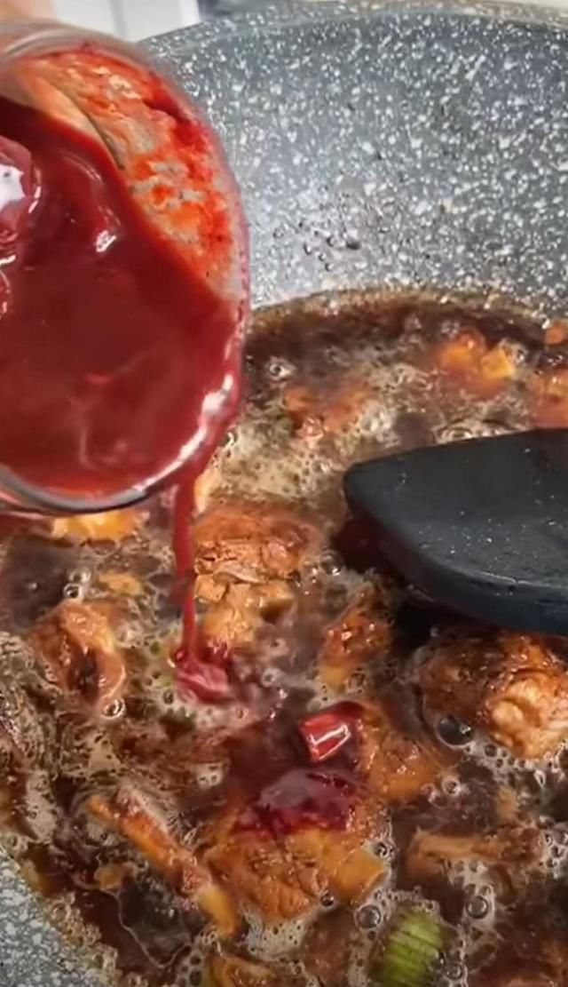 倒入|周末菜谱系~秘制排骨，入秋滋补菜系，回味无穷