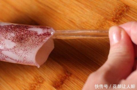 老板|吃鱿鱼吃到塑胶片，男子投诉餐厅老板，结果令人爆笑