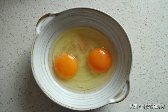  鲜嫩|蒸鸡蛋羹，水和鸡蛋按这个比例刚好，蛋羹鲜嫩如布丁还没蜂窝