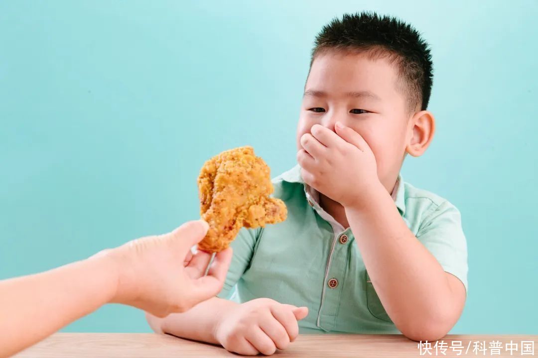 常吃油炸食品对身体有什么危害(越吃越想吃，油炸食品到底有什么危害？)