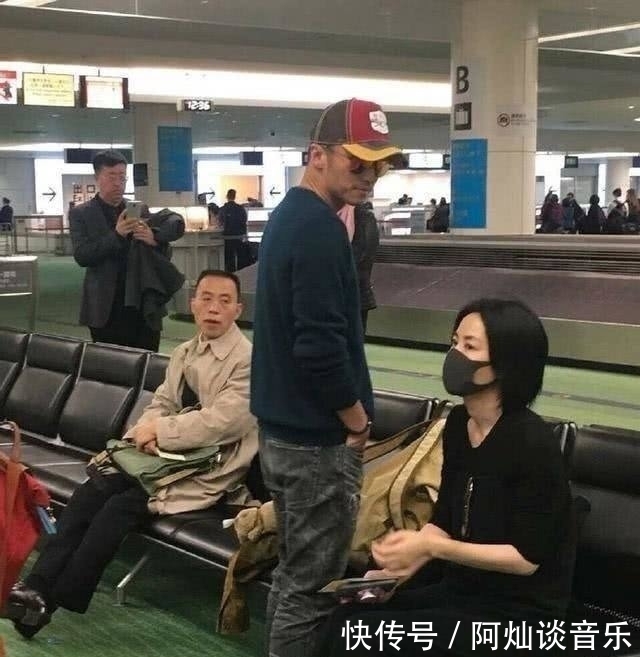 王菲|谢霆锋参加节目与周杰伦畅聊,谈及喜欢王菲的原因,是她很单纯