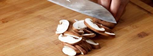  面粉|红薯和面粉别只会炸丸子吃，教你做红薯千层糕，好吃又好看