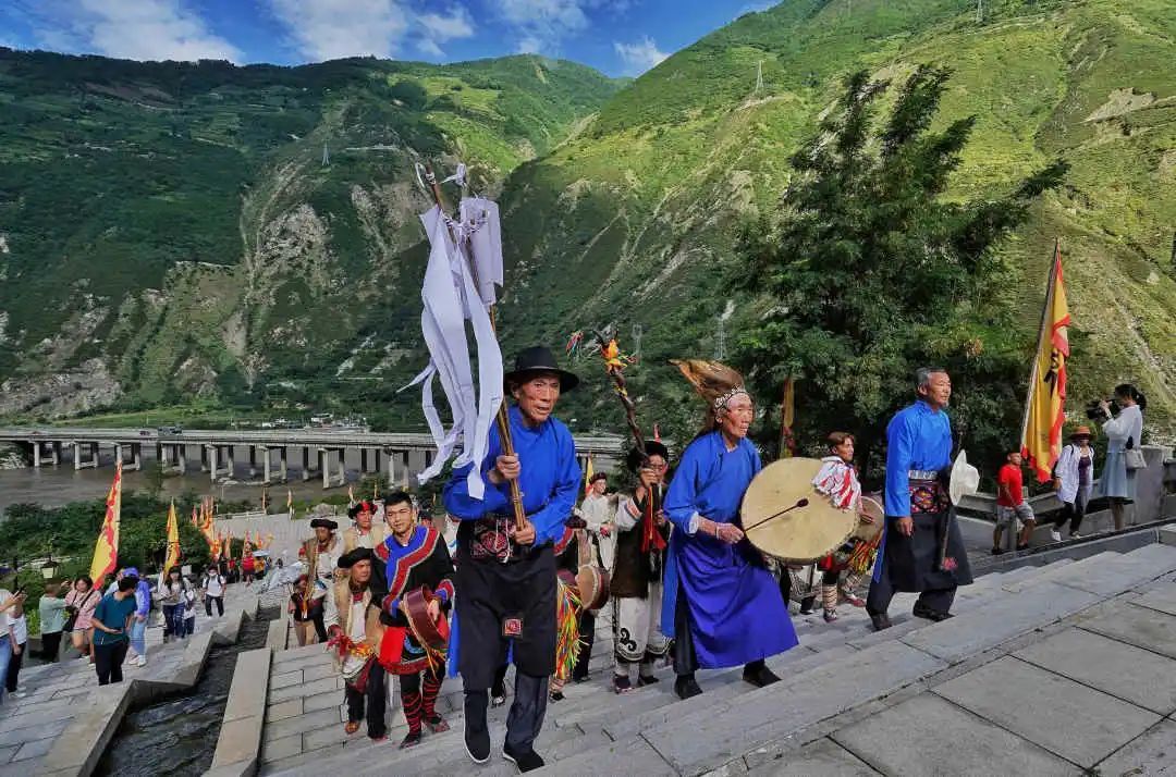 大禹祭坛前|锁定现场！汶川大禹祭坛太hot！