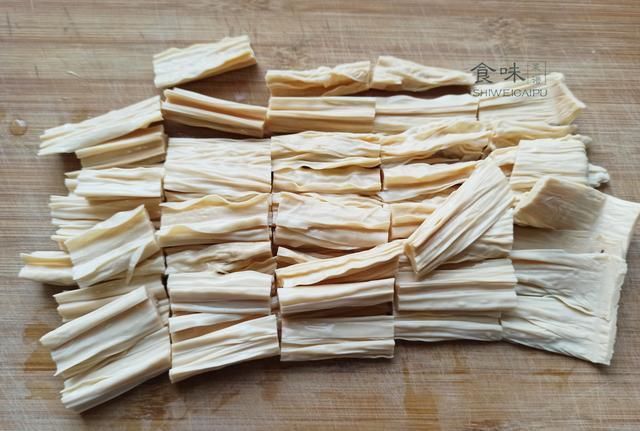  块钱|入秋了，把这3样素菜一起炒，成本2块钱，清淡营养，怎么吃都不够