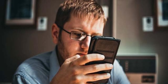  王丽|避免与领导走的过近，才是真的情商高，明白这三点才是真聪明