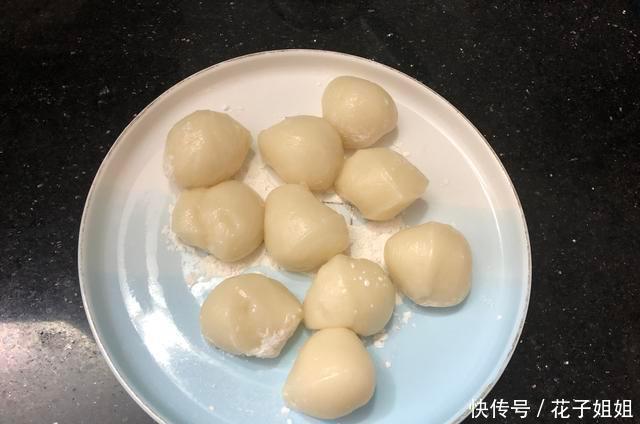  熟糯米粉|秋天，这碱性食材别错过，做成小饼，香甜软糯，上桌连吃3个