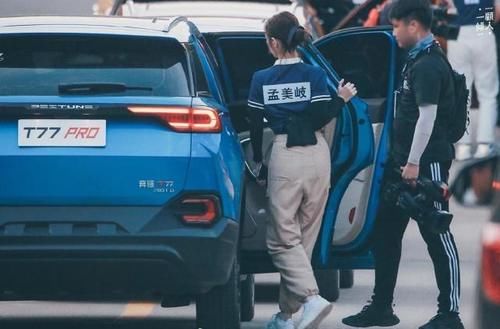  期待|孟美岐录制奔跑吧，将与蔡徐坤同框，期待两代选秀首位的同台