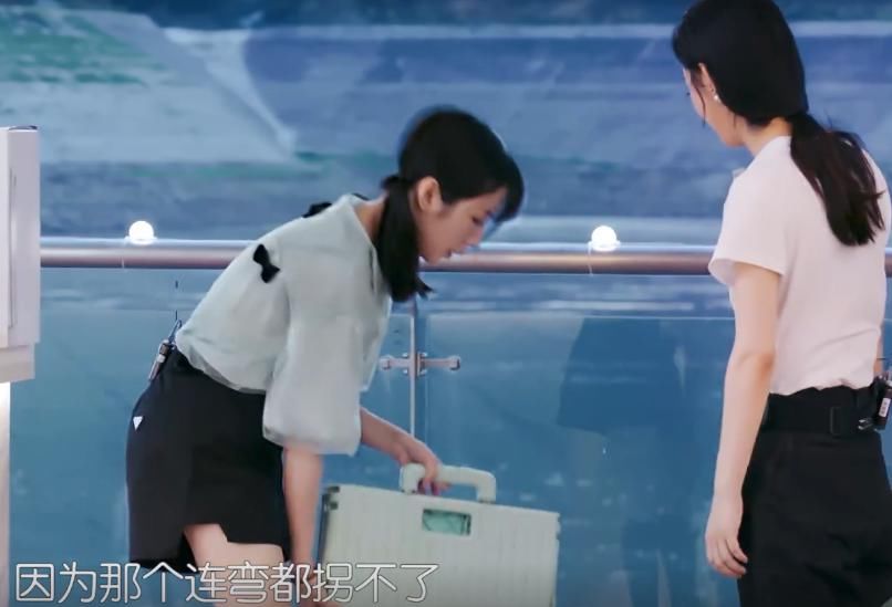  东西|赵丽颖去录《中餐厅》，看到她给大家带的礼物，不愧是结了婚的人