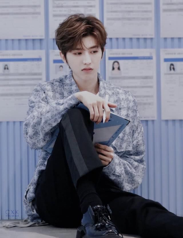 上热|蔡徐坤久违上热搜,时隔两年再回训练营,对比照成熟不少