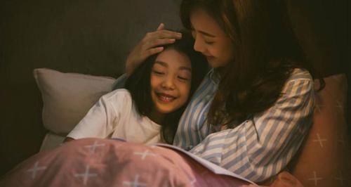 让座|＂我是孕妇，你就得给我让座！＂面对逼迫，7岁男童的反应尽显教养