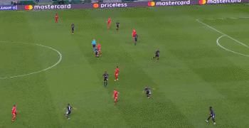  阿拉|胆敢索要2500万年薪5年长约的三冠王中卫：解析阿拉巴优缺点