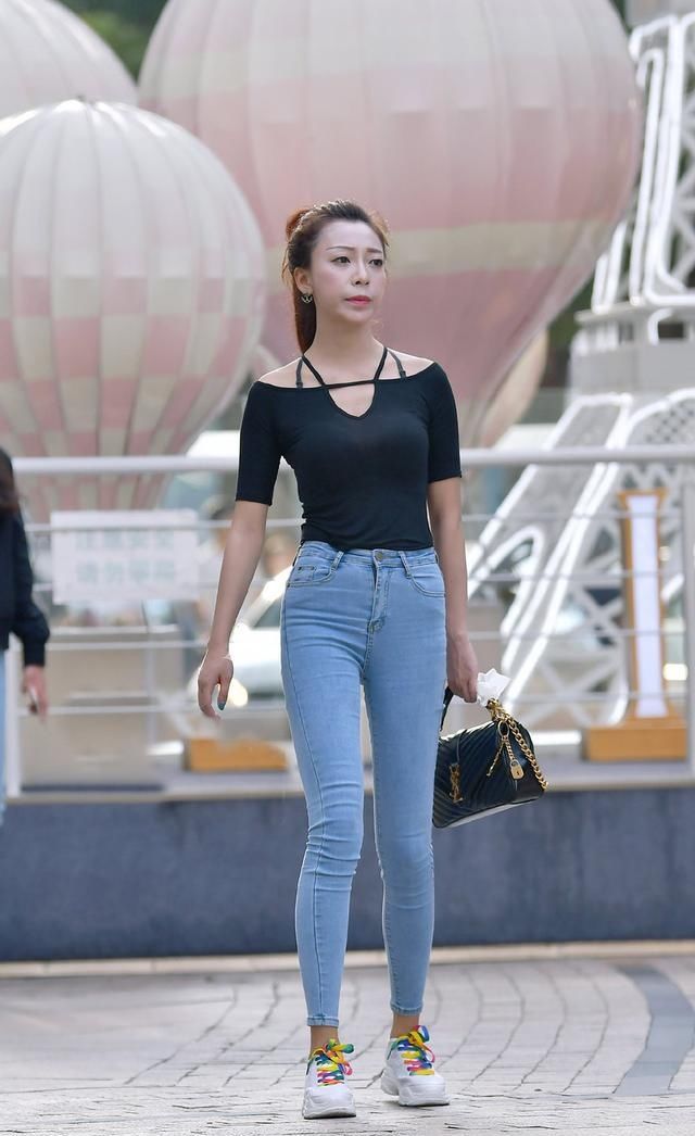 摆脱|有牛仔裤的初秋,让你摆脱搭配烦恼,轻松展现时尚美