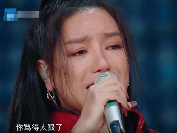  尴尬|最尴尬的事：明明一起出道，如今我还是选手，你却成了导师