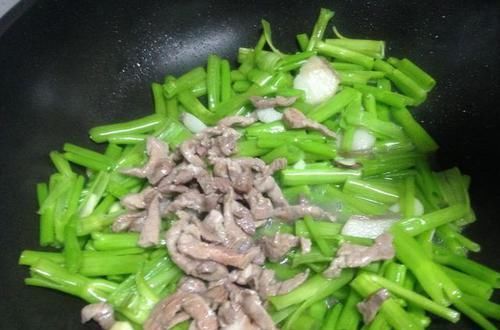  通便|夏季碱性时令菜，不吃就太亏，补钾通便又减肥，2元1把炒一盘