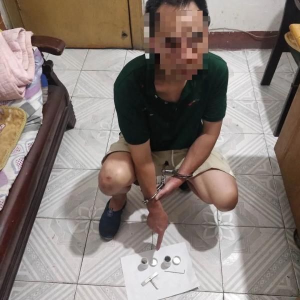  小区居民|听说没有他开不了的锁？手铐的锁开不了吧...