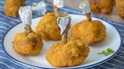  至少|最受欢迎的鸡翅做法，一口嫩滑一口酥香，至少两碗米饭打底，收藏