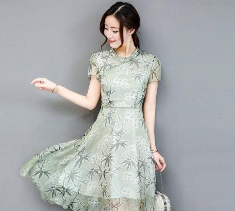  连衣裙|夏季里女人都喜欢穿这样轻薄飘逸的连衣裙，清爽时尚显柔美气息