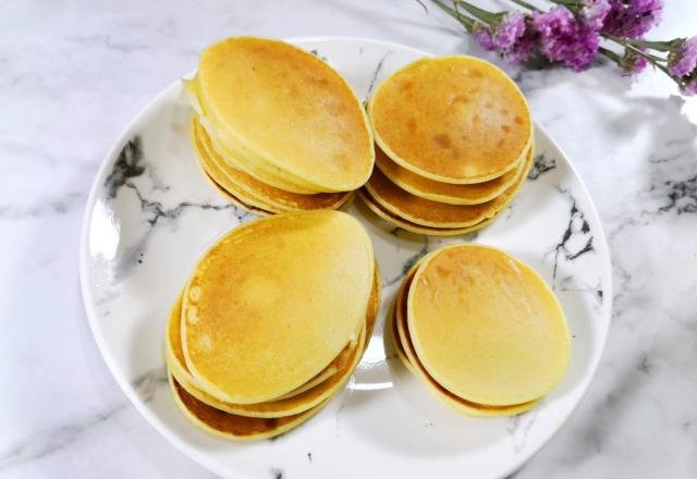  可口|小米酸奶松饼｜懒人早餐食谱：快手简单0难度，松软可口真香甜！