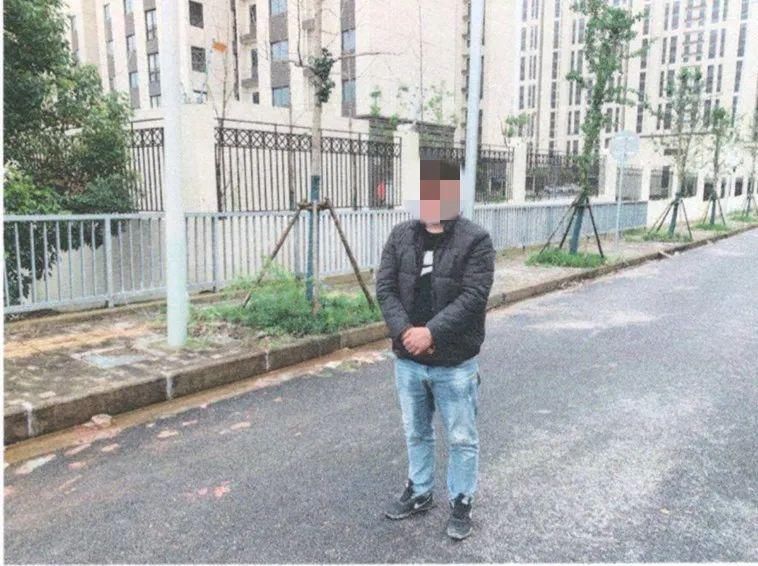 男子|青浦一男子将自己“弹”进了看守所,凶器竟然是…