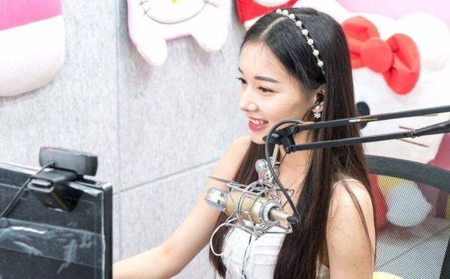  妙龄少女|121名女主播可供选择，只要打钱就可以！几乎全是妙龄少女