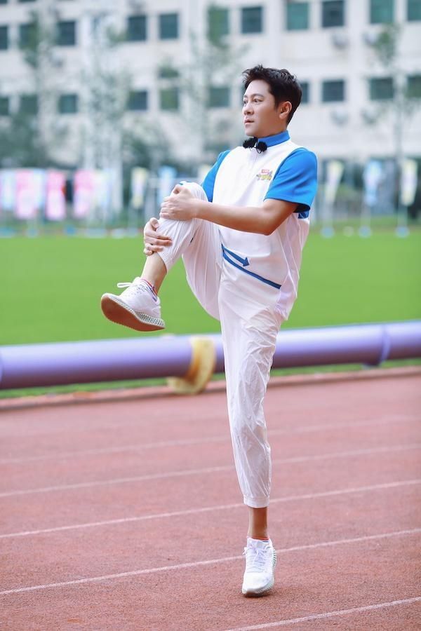  胡军|综艺丨周五开播，《元气满满的哥哥》有惊喜有“反差萌”！