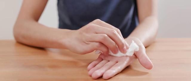  表现|肝“中毒”三个表现，如果击中，给肝“洗澡”